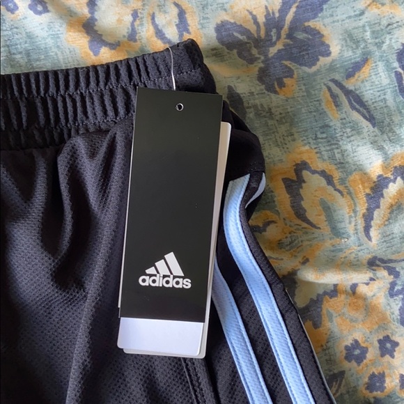 Addidas Climate Workout Shorts - Picture 3 of 3
